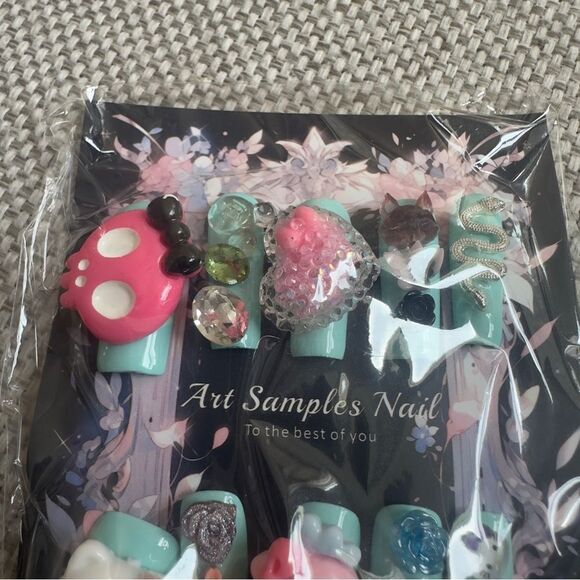 Nail Art- Cute Cartoon Nail Art Set Size Medium - Picture 7 of 13